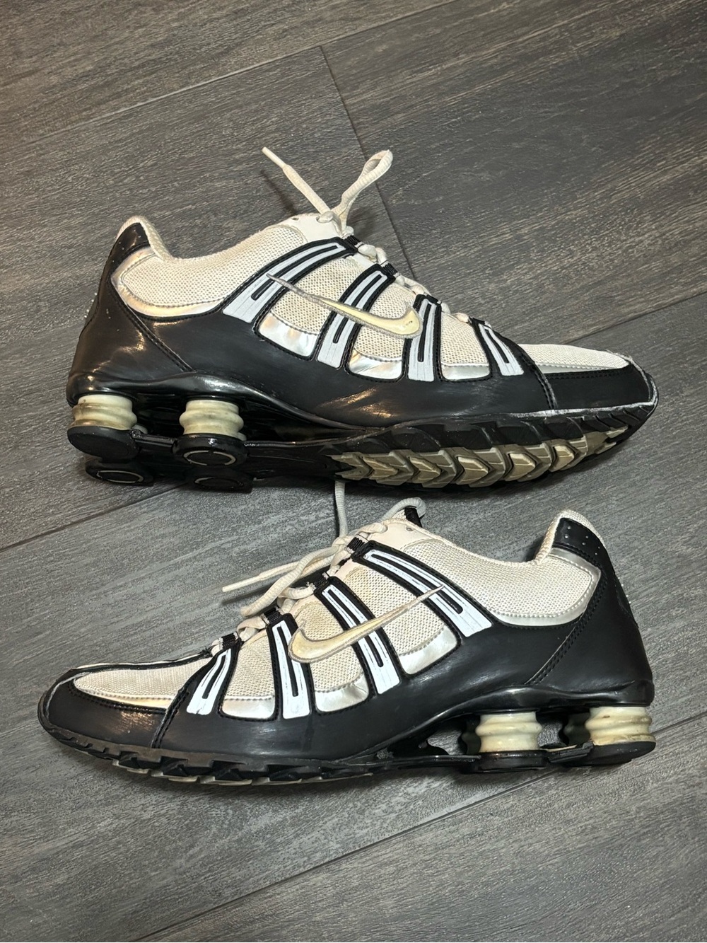 Vintage Y2K Black White Silver Nike Shox Size 11.5 2009